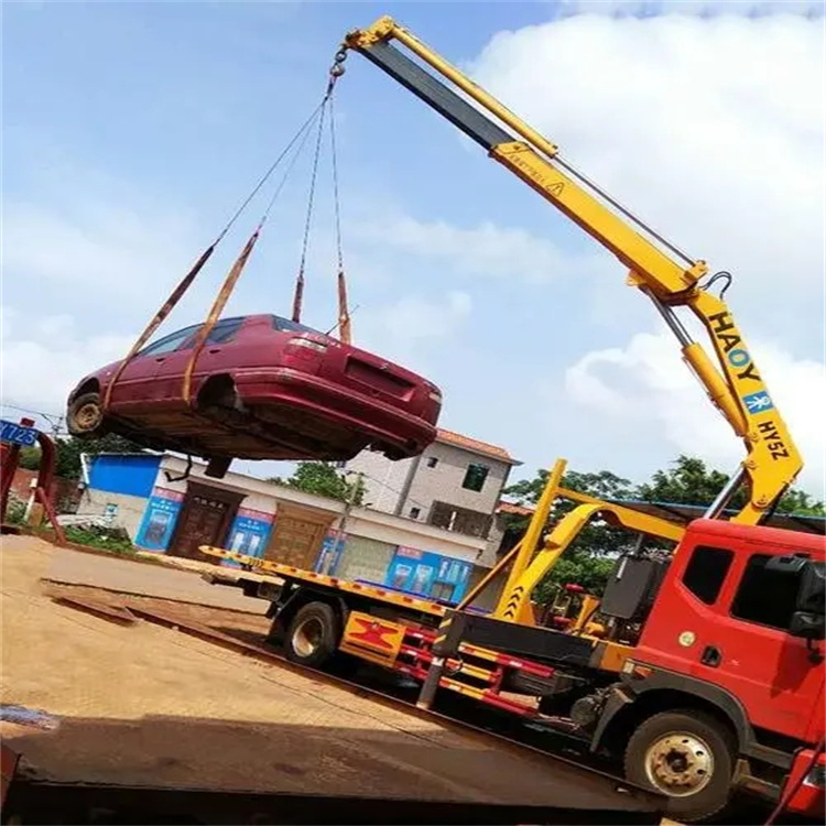 榕江吊车吊汽车的正确方法